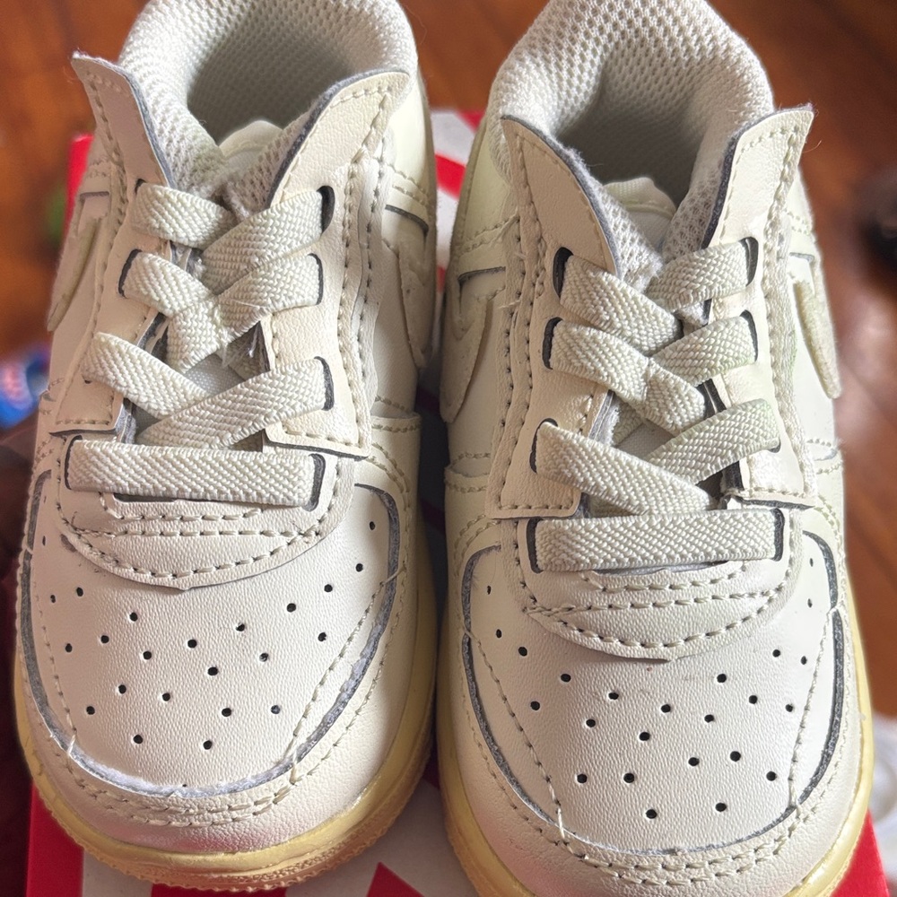 Nike Kids Cream Sneakers